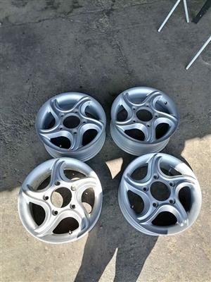 Mahindra 16inch SET OF RIMS