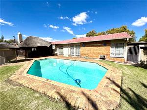 Spacious Family Home with Flatlet, Lapa & Pool – Ideal for Entertaining and Extra Income
