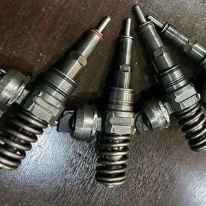 VW 1.9 DIESEL INJECTORS 
