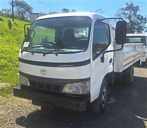 T883- 2008- TOYOTA DYNA 5.103 DROPSIDE BODY TRUCK