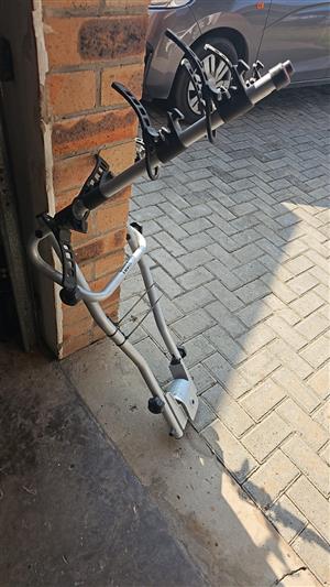 Thule 4 bike rack carrier in excellent condition