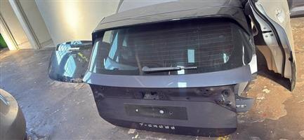 VW TCROSS TAILGATE