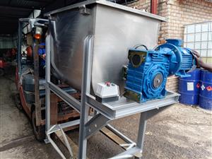 Ribbon blender mixer