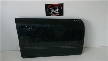 Audi A4 (8E) Saloon right front door