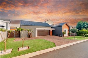 Stunning 4-bedroom home in Midstream Ridge Estate, Centurion—perfect for family living and entertain