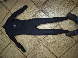 Body Glove medium Wetsuit