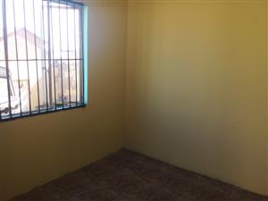 Room To rent available immediately in Cosmo City 6, Clean and secure yard with a