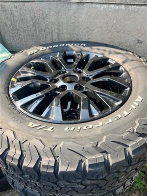 Ford Thunder 18” Mag Rims (With Used Tyres)