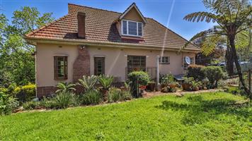 Grand Old Dame Full of Character & Opportunity – Prime Location Close to the City