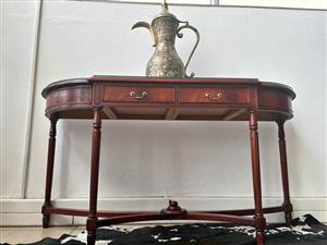 Elegant Vintage console
