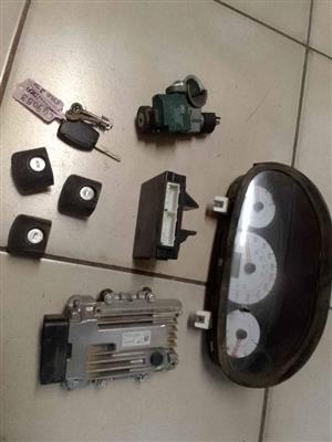 2002 Mahindra xylo 2.2 eng MGE4 lock set for sale