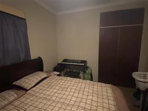 Queenswood room rental