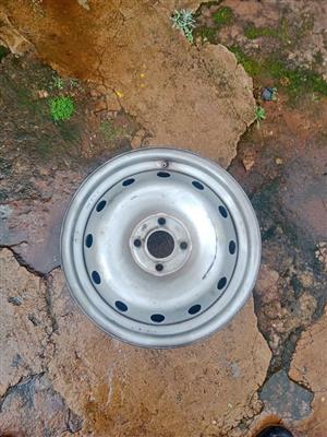 Nissan Np200 steel rim x1