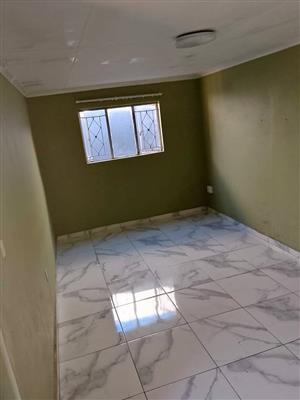 1 bedroom cottage to let in kew jhb