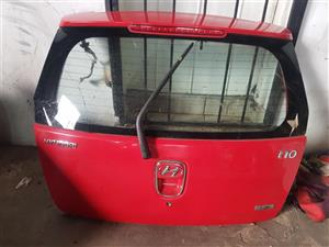 Hyundai i10 normal complete tailgate with glass for sale 