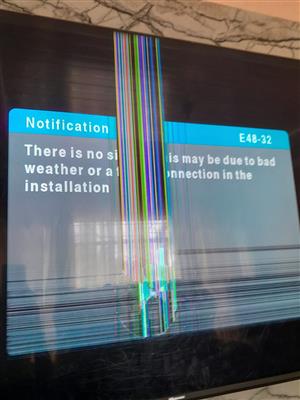 Tv 55 inch hisense with broken screen