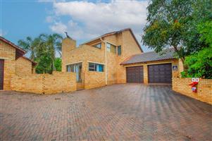 Modern 4-Bedroom Duplex for Sale in Sought-After Ruimsig