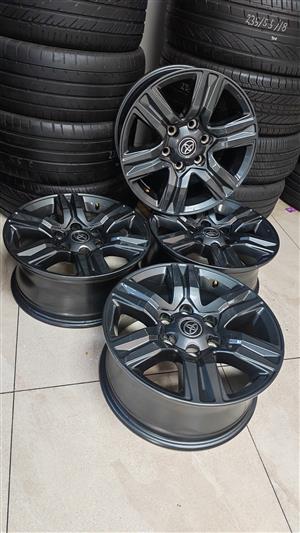 TOYOTA 17inch Hilux/Fortuner original mags set for 