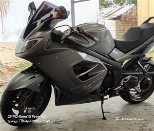 Truimph Sprint ST 1050