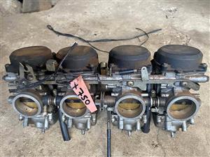 Kawasaki ZX 750 carburator