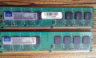 2 X 1 GB DDR2 667Mhz R200 for both.
