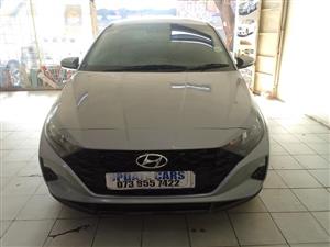 2022 Hyundai Grand i20 1.0 MANUAL, SILVER COLOR  PETROL,  REVERSE CAMERA, 22000KM 