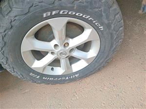Nissan navara rim n tyer size 265/65/17 for sale @ circle 7 used parts