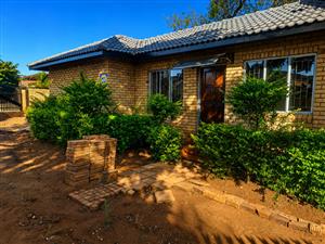 House For Sale in Flora Park