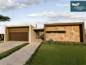 House For Sale in Still Bay West
