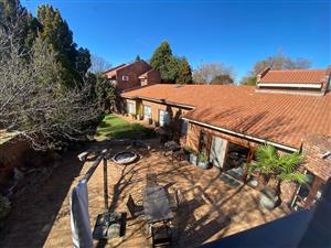 8 Bedroom house For Sale in Grimbeek Park Potchefstroom