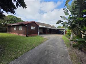 Versatile 3-Bedroom Home with Pool and Bonus 2-Bedroom Wendy House