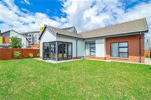 House For Sale in Rooihuiskraal North