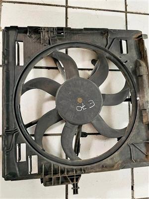 BMW E70 X5 fan for sale call or WhatsApp