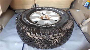 Original Toyota Fortuner or Hilux spare mag rim and tyre BF Goodrich 31x10.50 R15 2014.