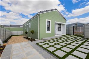 Charming 3-bedroom house for sale in Fisantekraal, Cape Town – your dream home awaits!