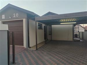 Neat 3 bedroom property in Leachville Ext 2