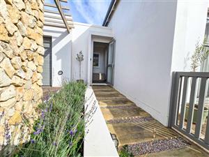 House For Sale in Still Bay West