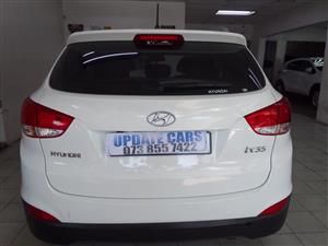 2012 Hyundai iX35 2.0 Executive manual white color Reverse Camera  Leather seat 