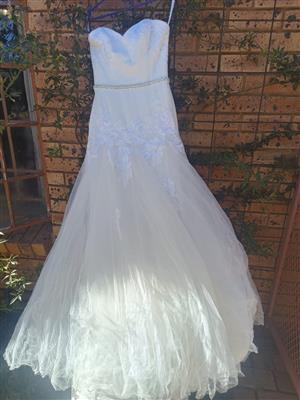 Wedding dress