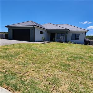 Your Modern Platteboschkloof Retreat Awaits!