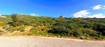 You are invited to explore this West Coast plot with a view on the Atlantic Ocean.