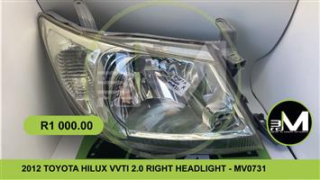 2012 TOYOTA HILUX VVTI 2.0 RIGHT HEADLIGHT - MV0731