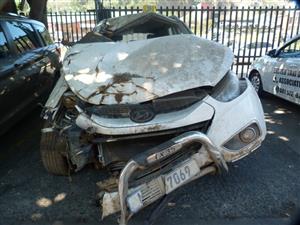  Hyundai iX35 2.0 Manual White - 2014 STRIPPING FOR SPARES