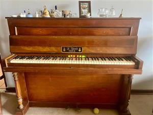 K Bord vintage piano
