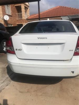 Volvo s40 stripping