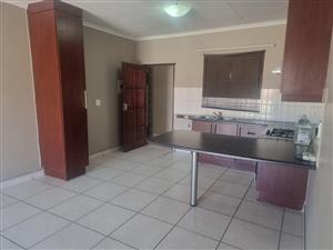 Modern complex unit balcony & buil in braai