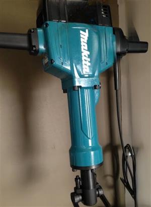 Makita HM1810 Jackhammer 