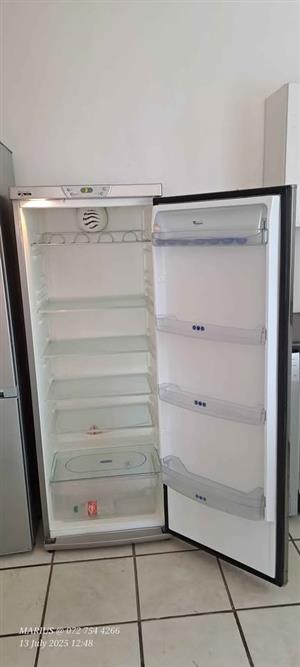Whirlpool refrigerator works 100%