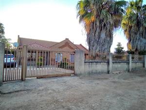 3 BEDROOM HOUSE FOR SALE IN HAMMANSKRAAL UNIT D. BIG CORNER YARD