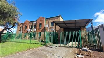 Prime Warehouse unit To Let in Gateway Industrial Park.